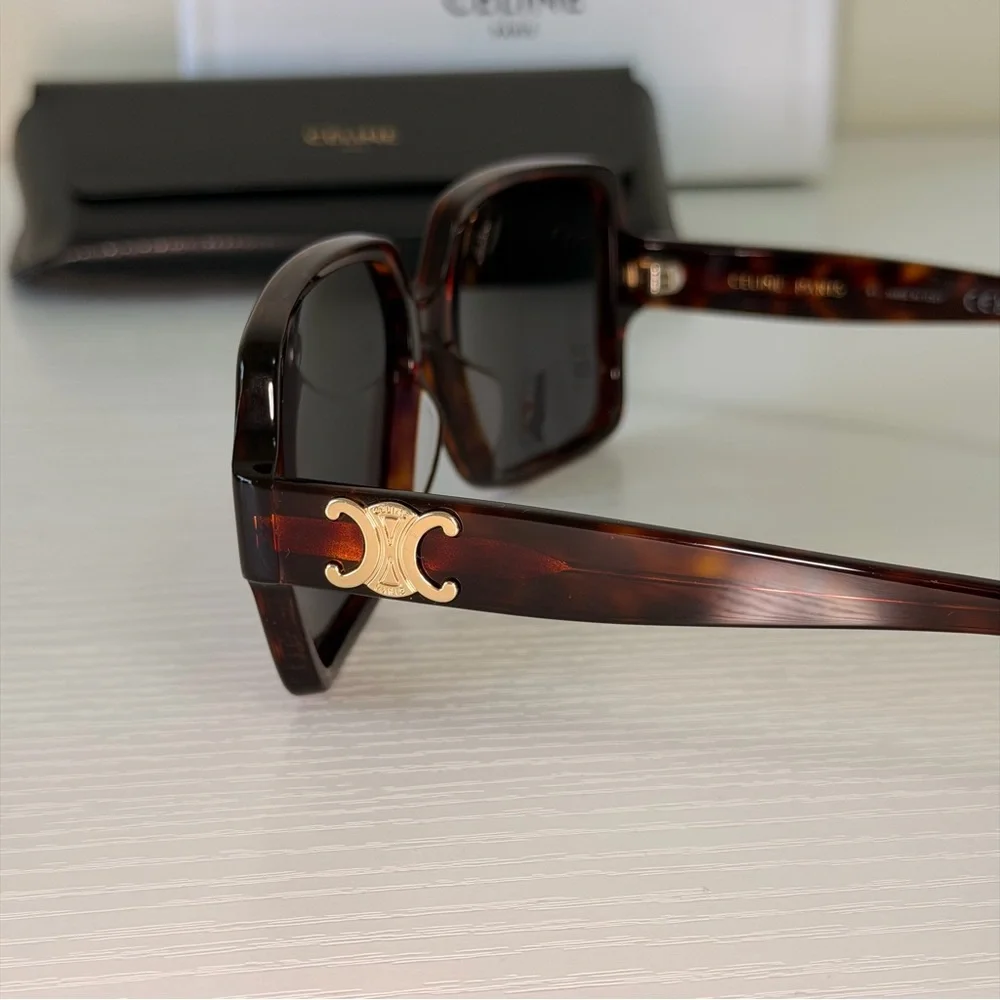 New! Celine Brown Triomphe Sunglasses with Gold Detail, CL40316U 52A, Authentic - Picture 8 of 11